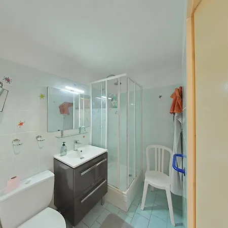 Apartment 2 Pieces 5 Couchages Les Maures Lal100-117 La Londe-les-Maures